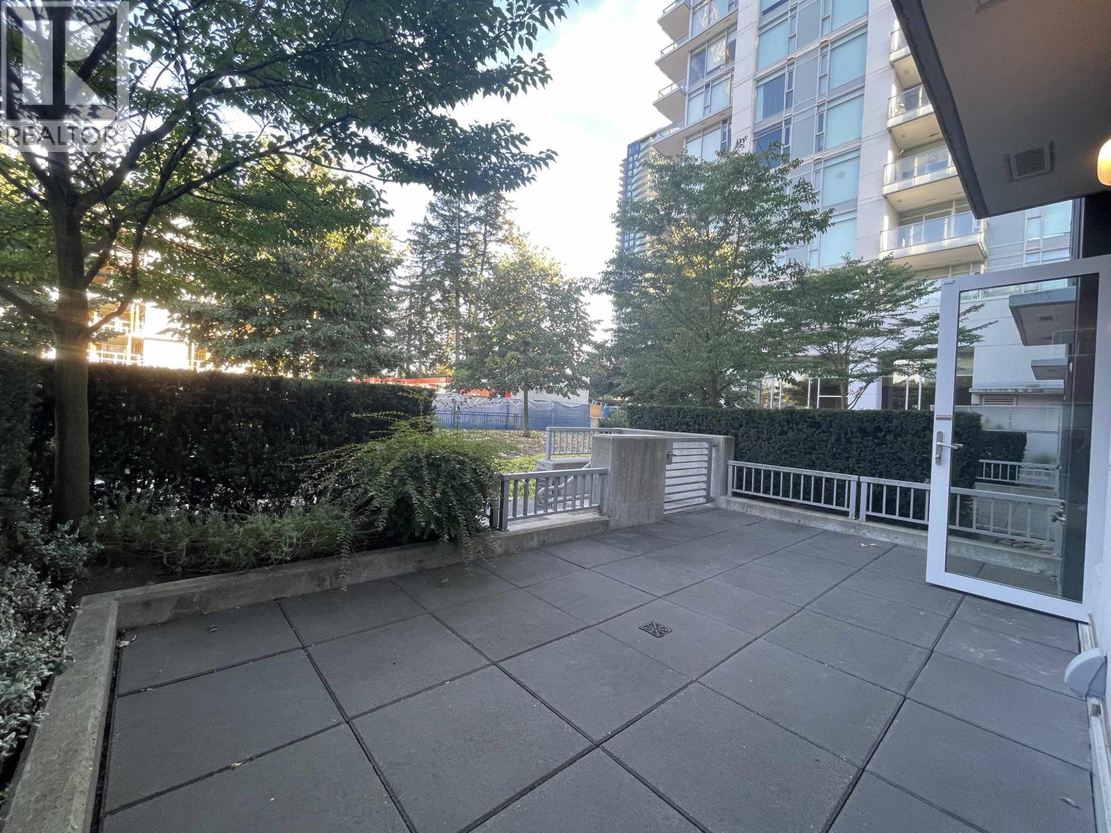 6522 Nelson Avenue, Burnaby, British Columbia  V5H 3J8 - Photo 3 - R3085154