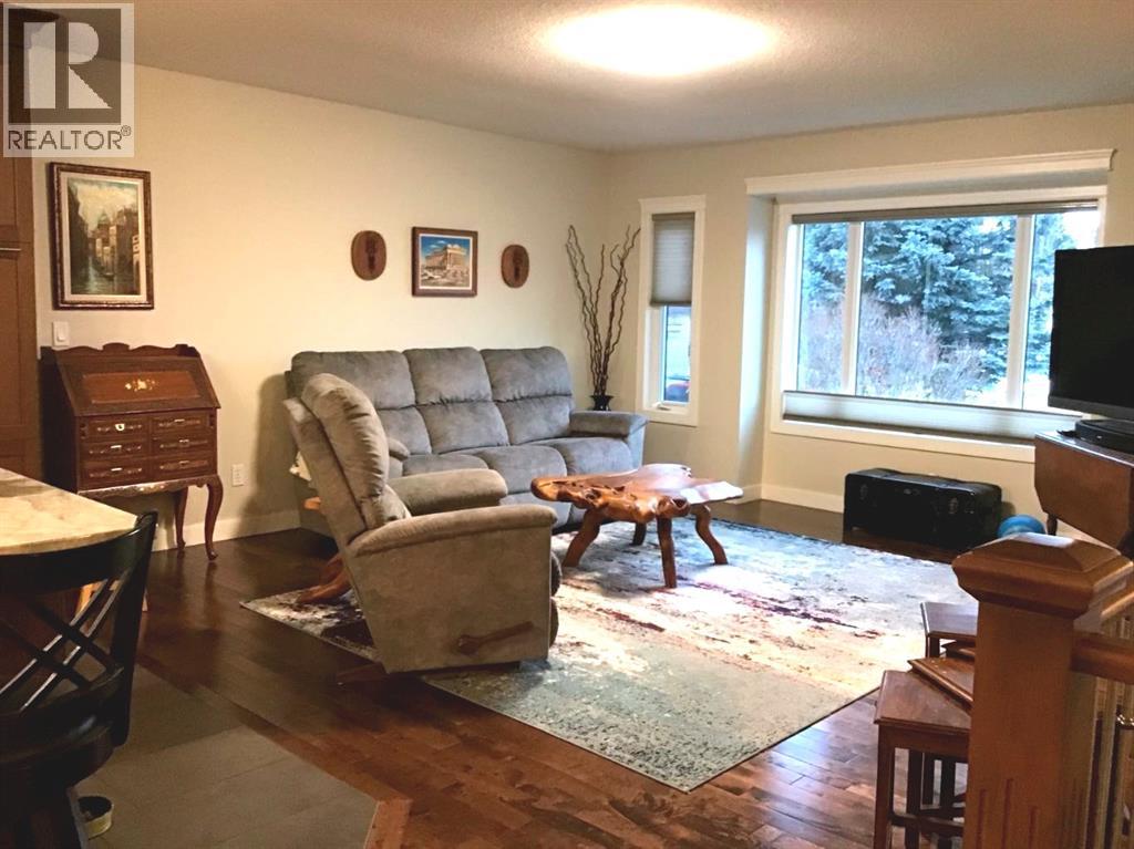 44 Park Drive, Whitecourt, Alberta  T7S 1S3 - Photo 9 - A2272264