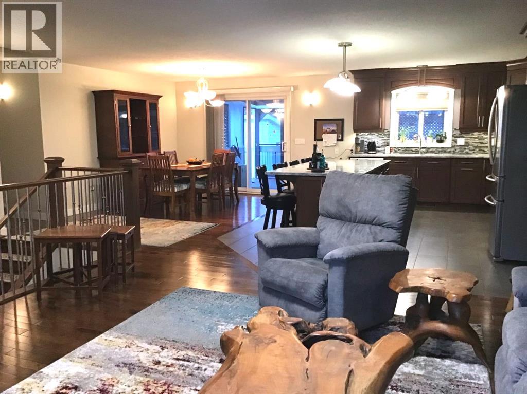 44 Park Drive, Whitecourt, Alberta  T7S 1S3 - Photo 3 - A2272264