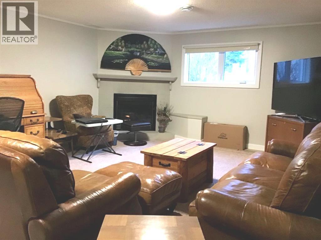 44 Park Drive, Whitecourt, Alberta  T7S 1S3 - Photo 11 - A2272264