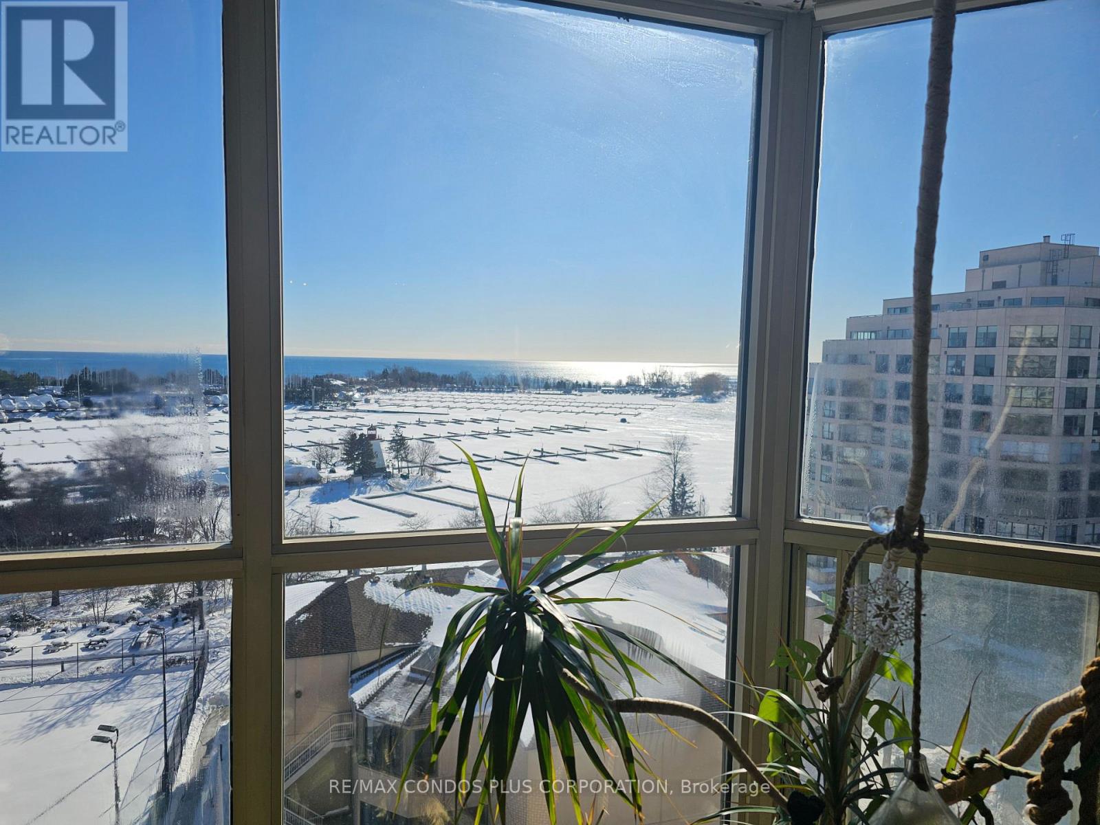 1016 - 2261 Lake Shore Boulevard, Toronto, Ontario  M8V 3X1 - Photo 3 - W12746540