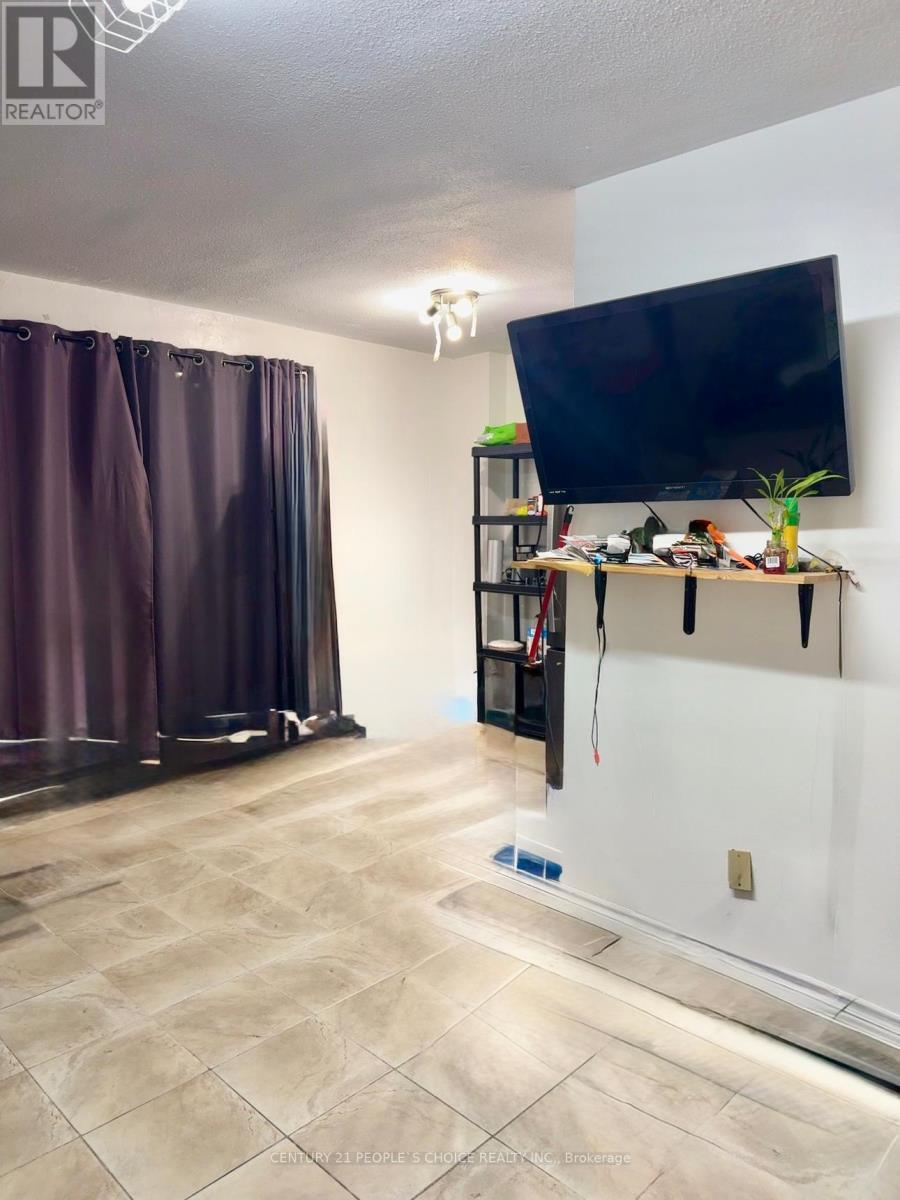 116 - 10 EDDYSTONE AVENUE, Toronto, Ontario