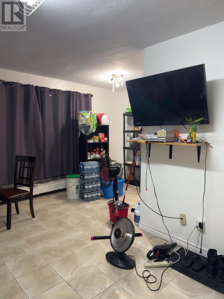 116 - 10 Eddystone Avenue, Toronto, Ontario  M3N 2T2 - Photo 5 - W12746544