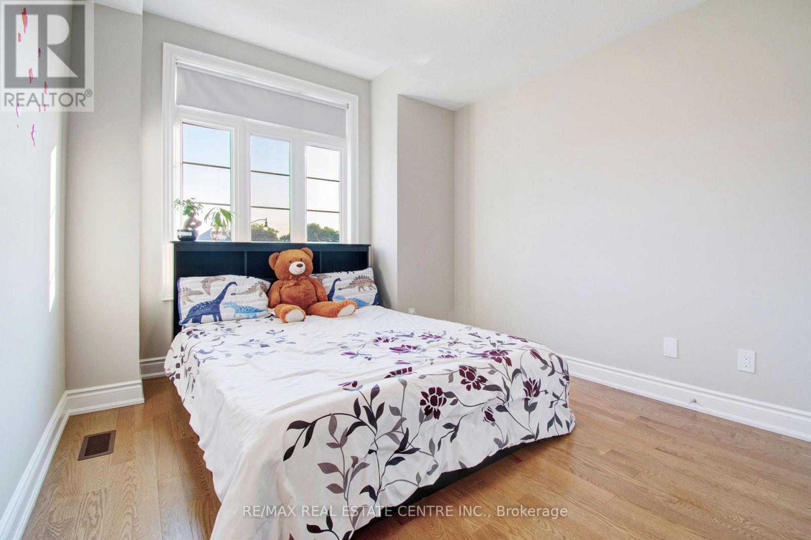 14 Ixworth Circle, Brampton, Ontario  L6Y 6J8 - Photo 17 - W12746550