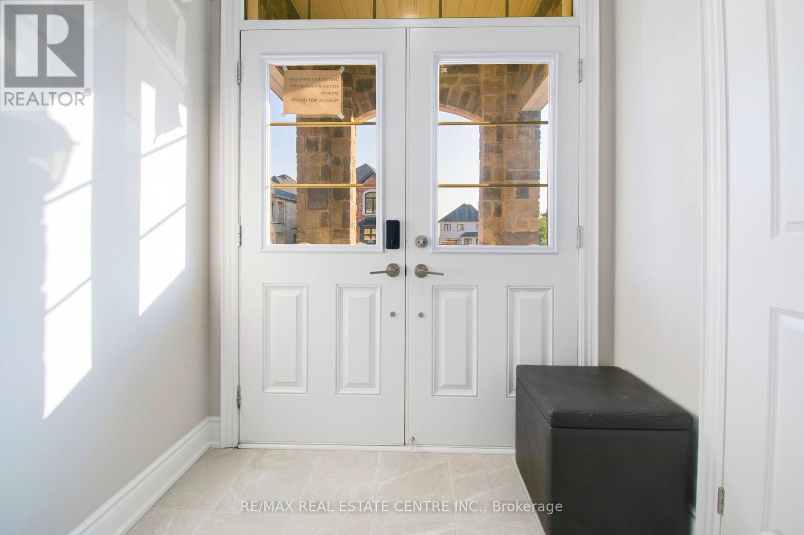 14 Ixworth Circle, Brampton, Ontario  L6Y 6J8 - Photo 4 - W12746550