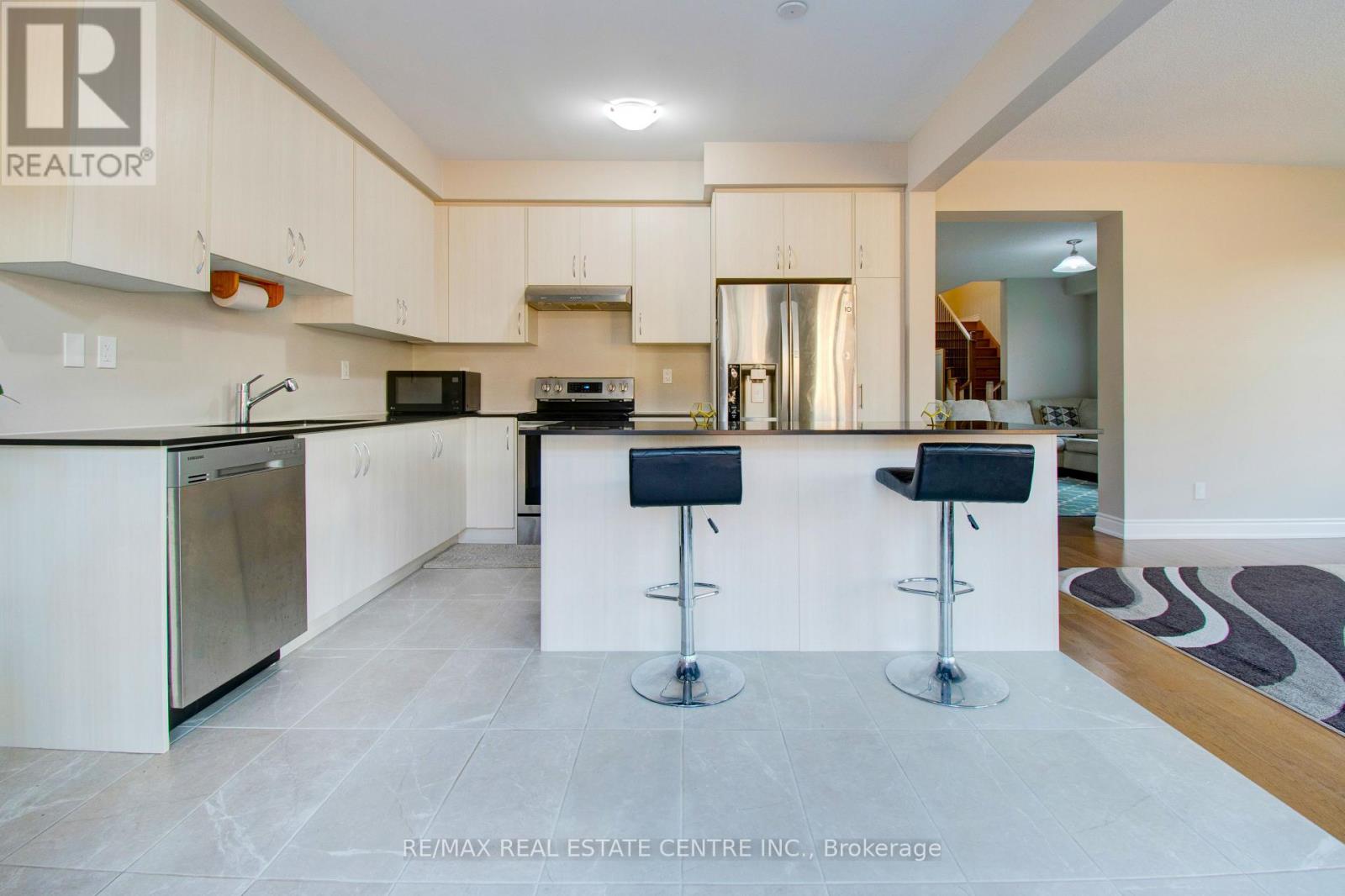 14 Ixworth Circle, Brampton, Ontario  L6Y 6J8 - Photo 8 - W12746550