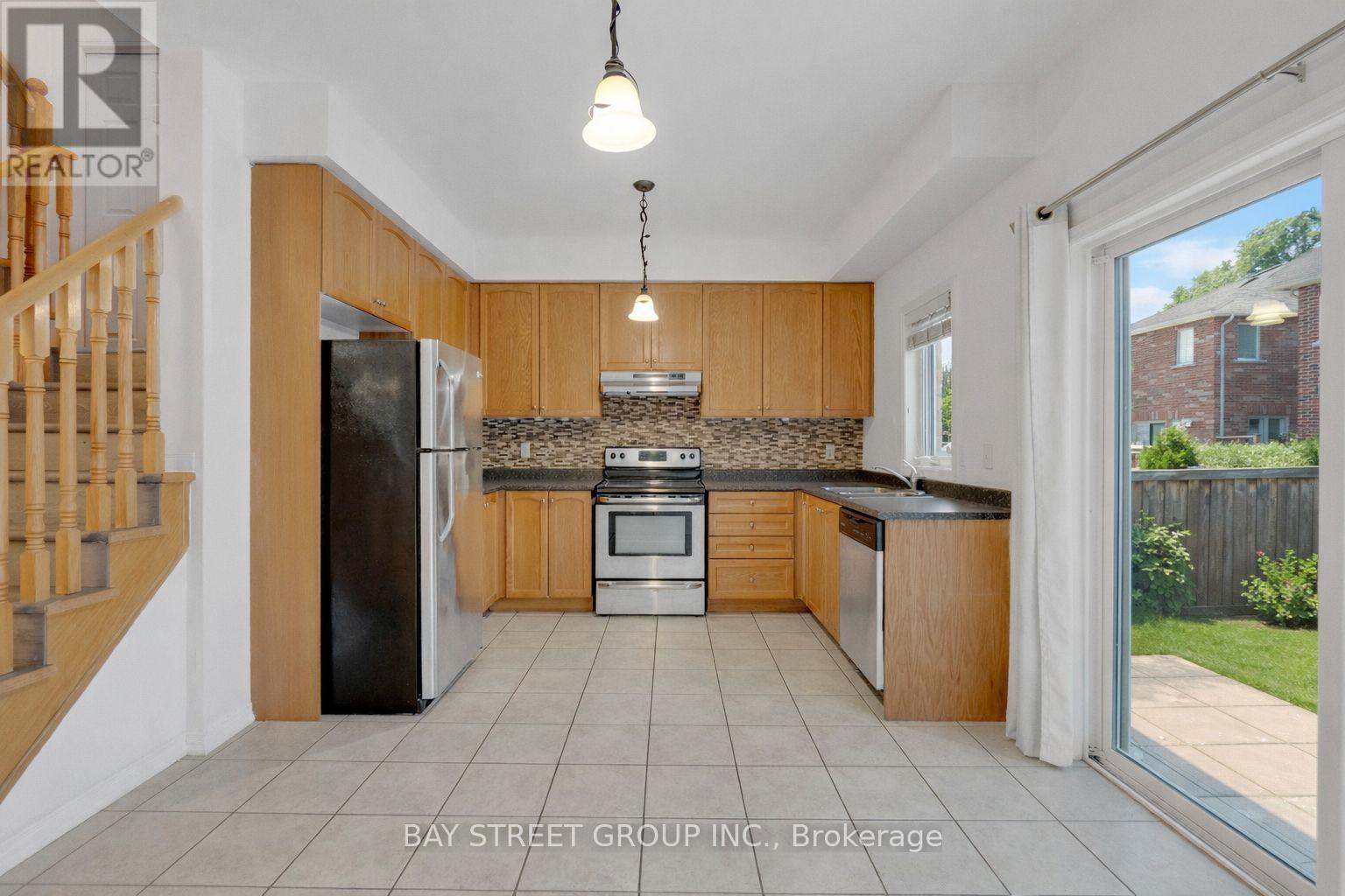 3196 Tim Dobbie Drive, Burlington, Ontario  L7M 0N4 - Photo 13 - W12746556