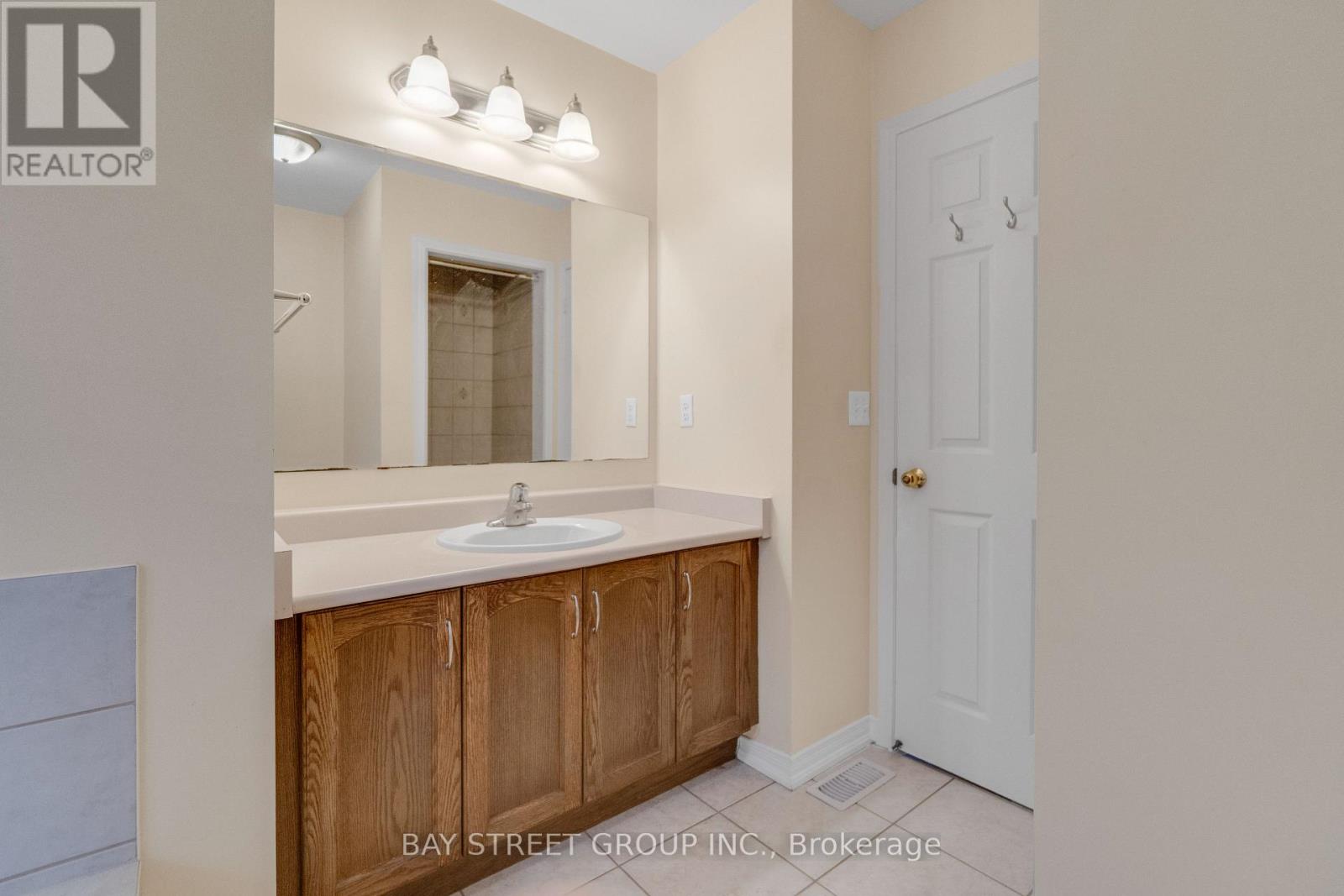 3196 Tim Dobbie Drive, Burlington, Ontario  L7M 0N4 - Photo 25 - W12746556