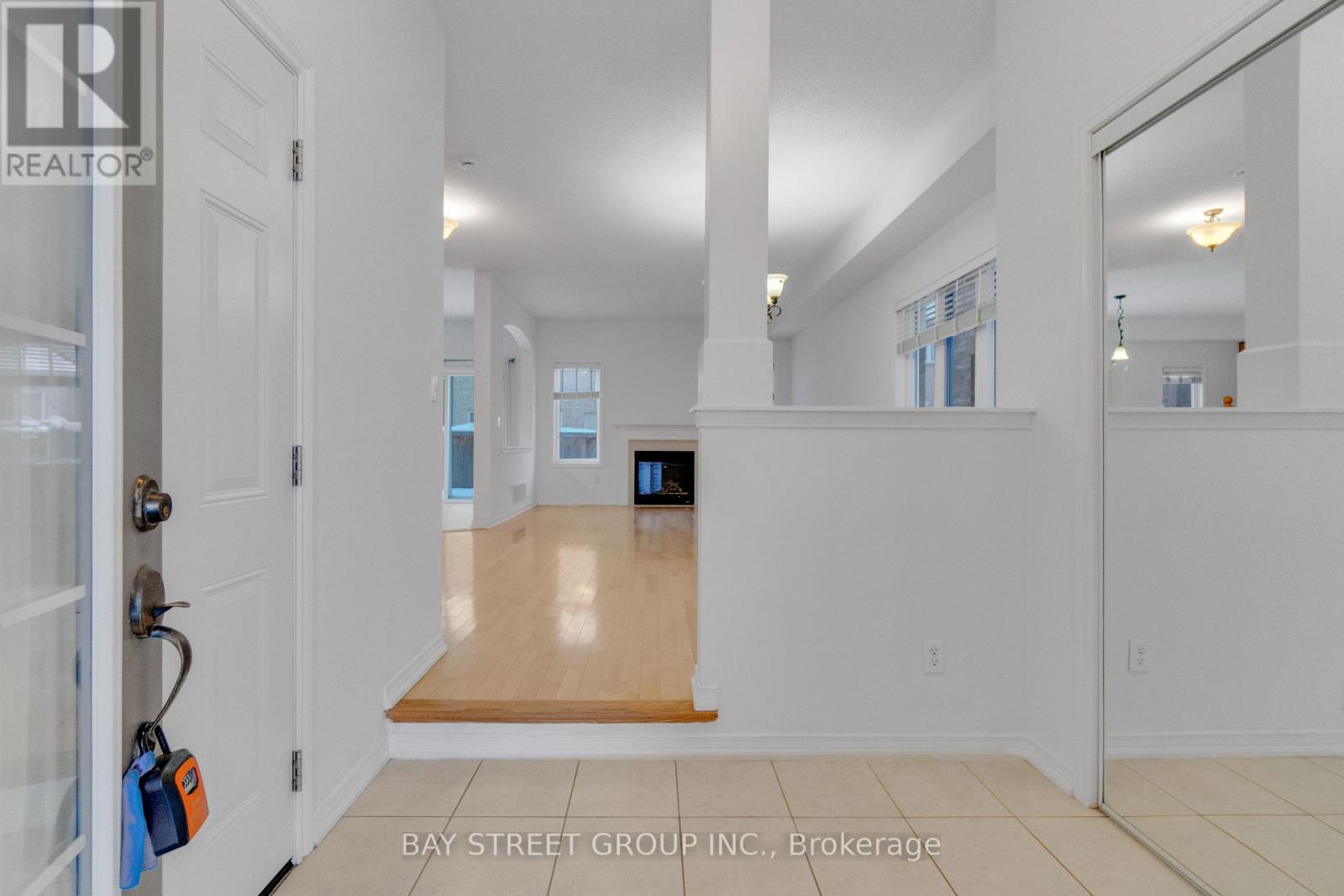 3196 Tim Dobbie Drive, Burlington, Ontario  L7M 0N4 - Photo 6 - W12746556