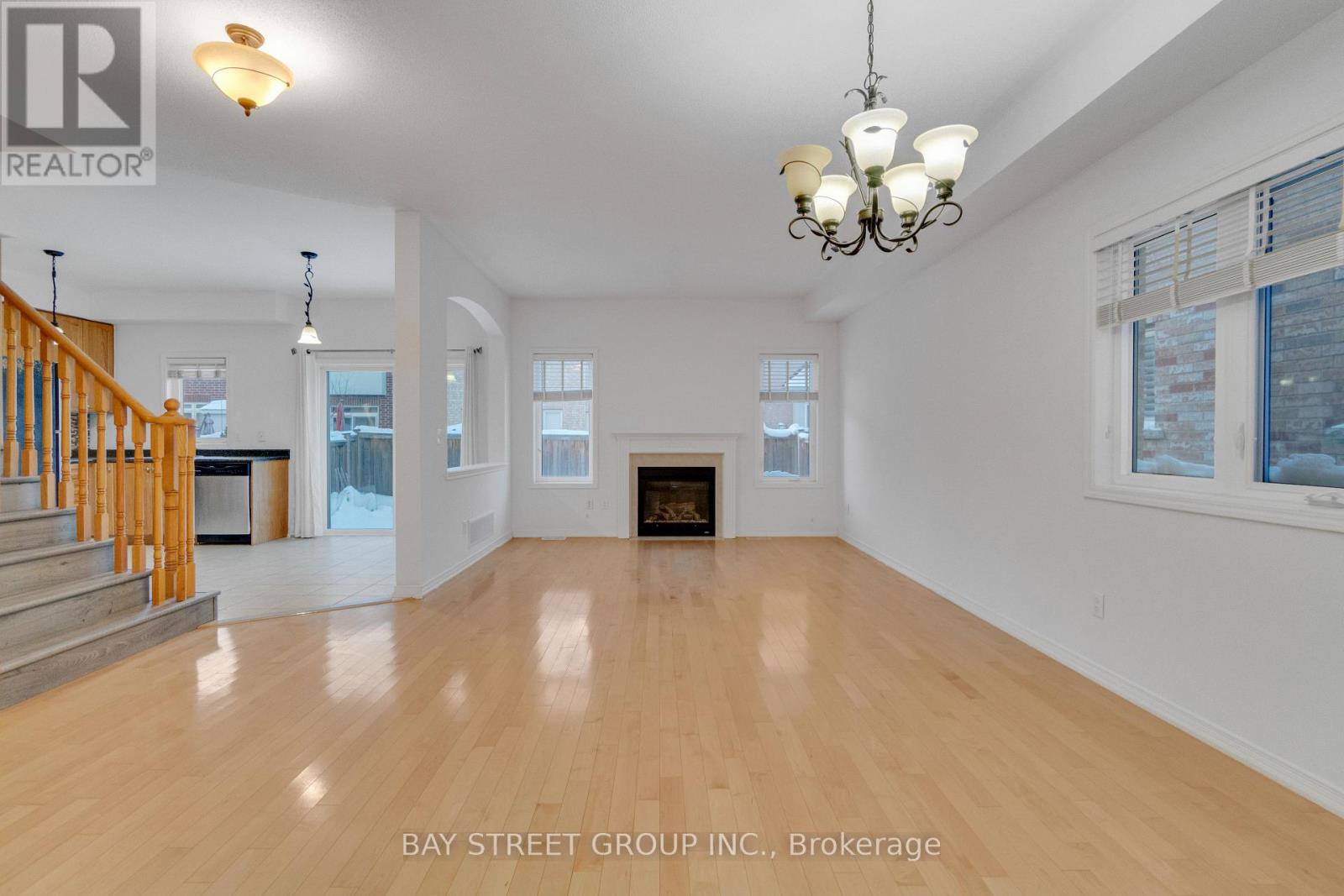 3196 Tim Dobbie Drive, Burlington, Ontario  L7M 0N4 - Photo 8 - W12746556