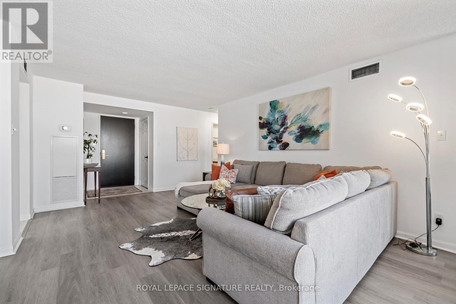 1201 - 55 Kingsbridge Garden Circle, Mississauga, Ontario  L5R 1Y1 - Photo 9 - W12746568