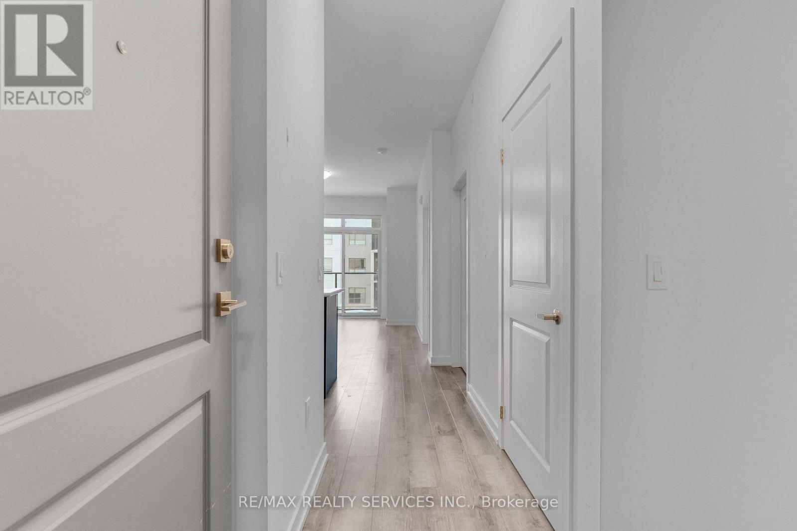 522 - 5055 Greenlane Road, Lincoln, Ontario  L3J 2J3 - Photo 3 - X12746548