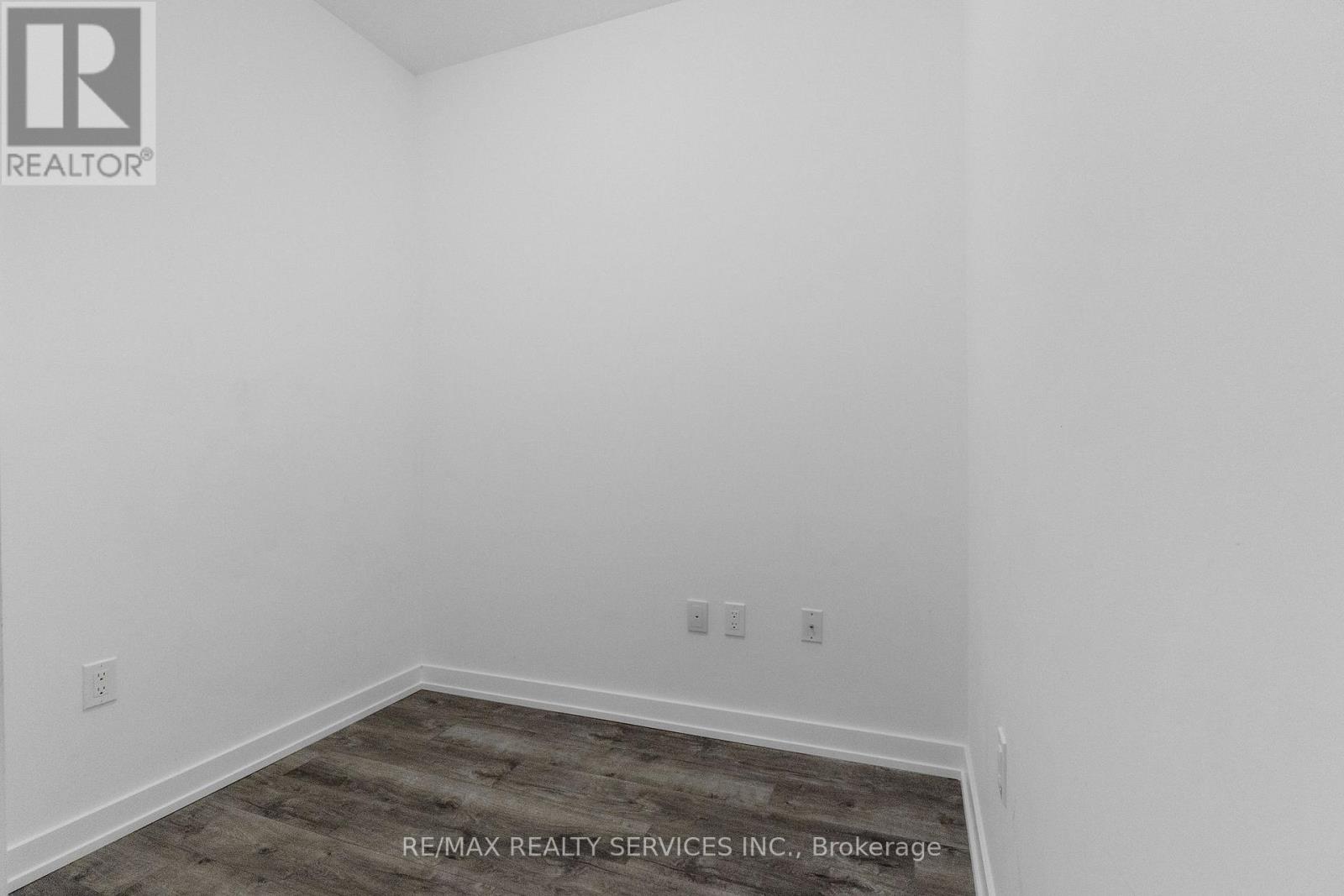 522 - 5055 Greenlane Road, Lincoln, Ontario  L3J 2J3 - Photo 8 - X12746564