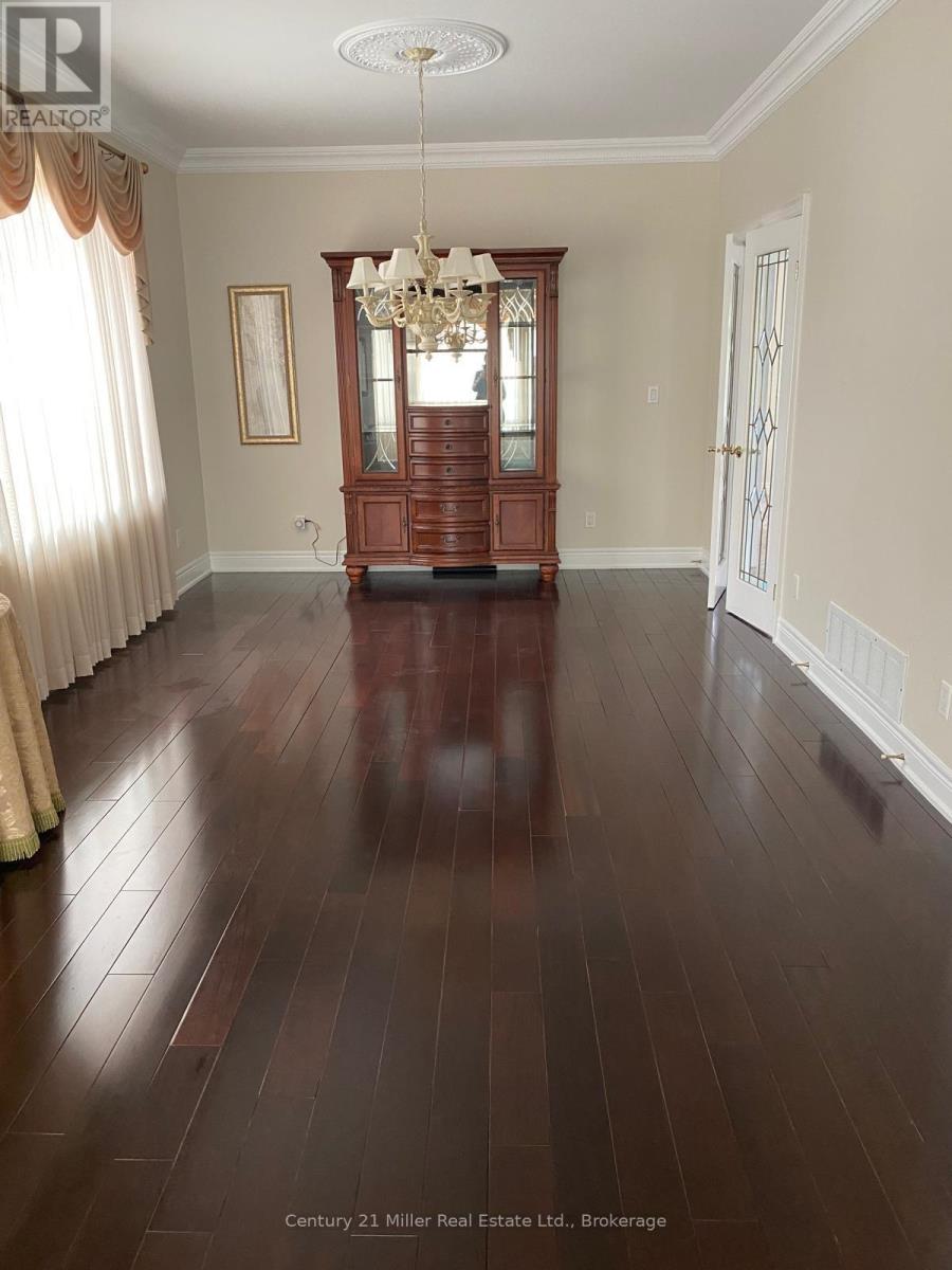 226 Elmwood Road, Oakville, Ontario  L6K 2B1 - Photo 3 - W12746628