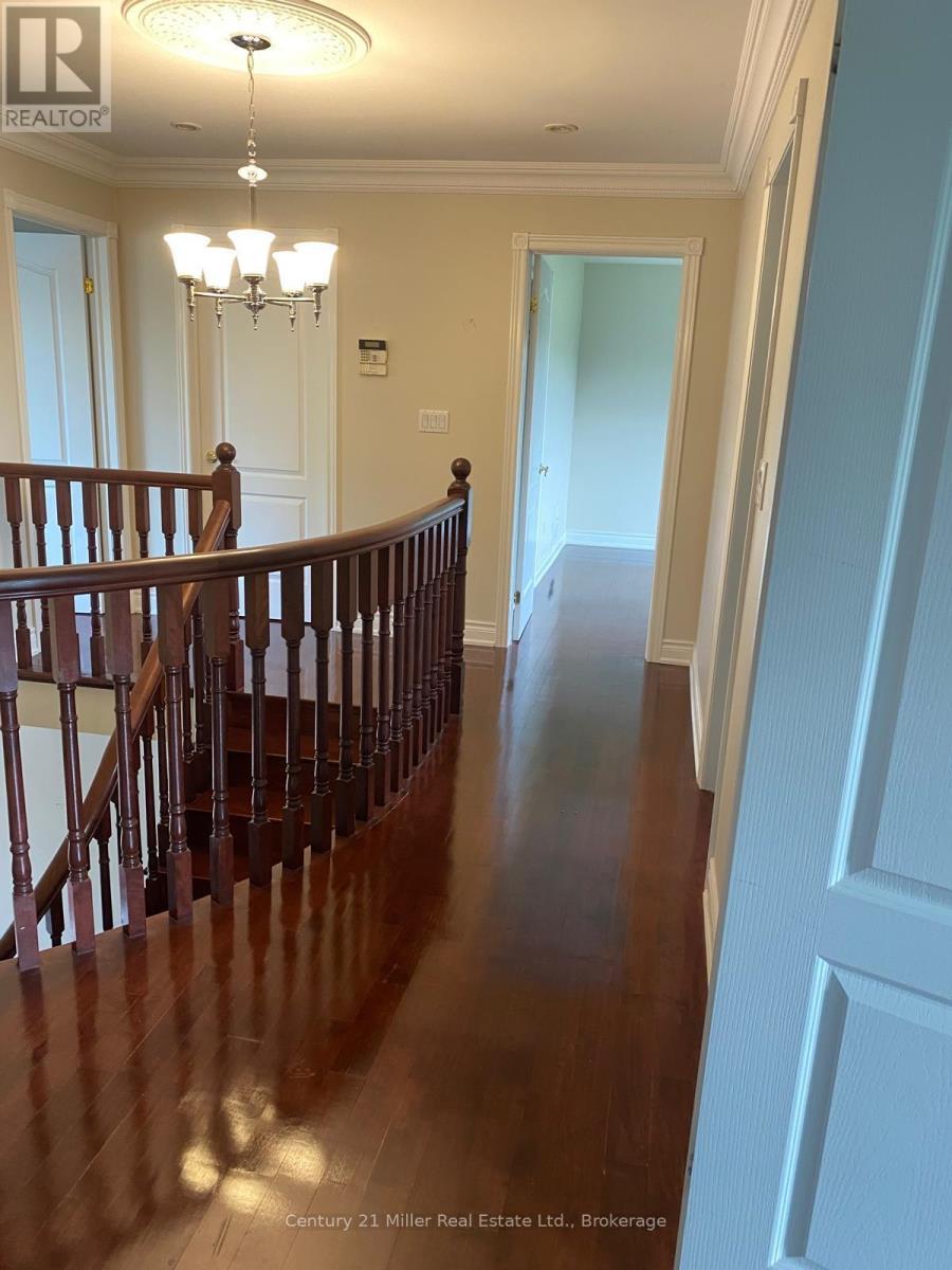 226 Elmwood Road, Oakville, Ontario  L6K 2B1 - Photo 4 - W12746628