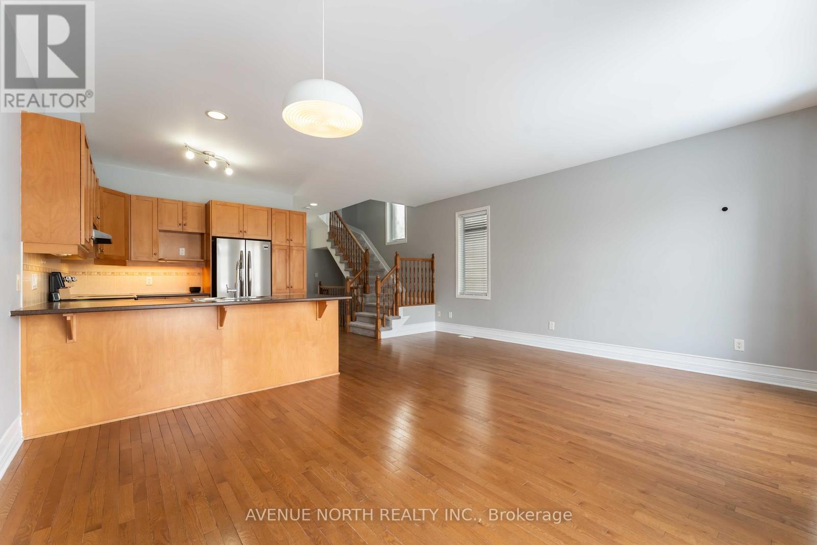 298 Parkin Circle, Ottawa, Ontario  K1T 4G8 - Photo 10 - X12746594