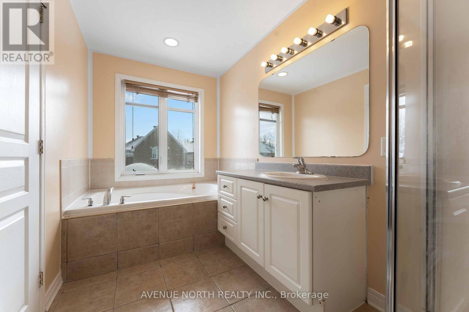 298 Parkin Circle, Ottawa, Ontario  K1T 4G8 - Photo 18 - X12746594