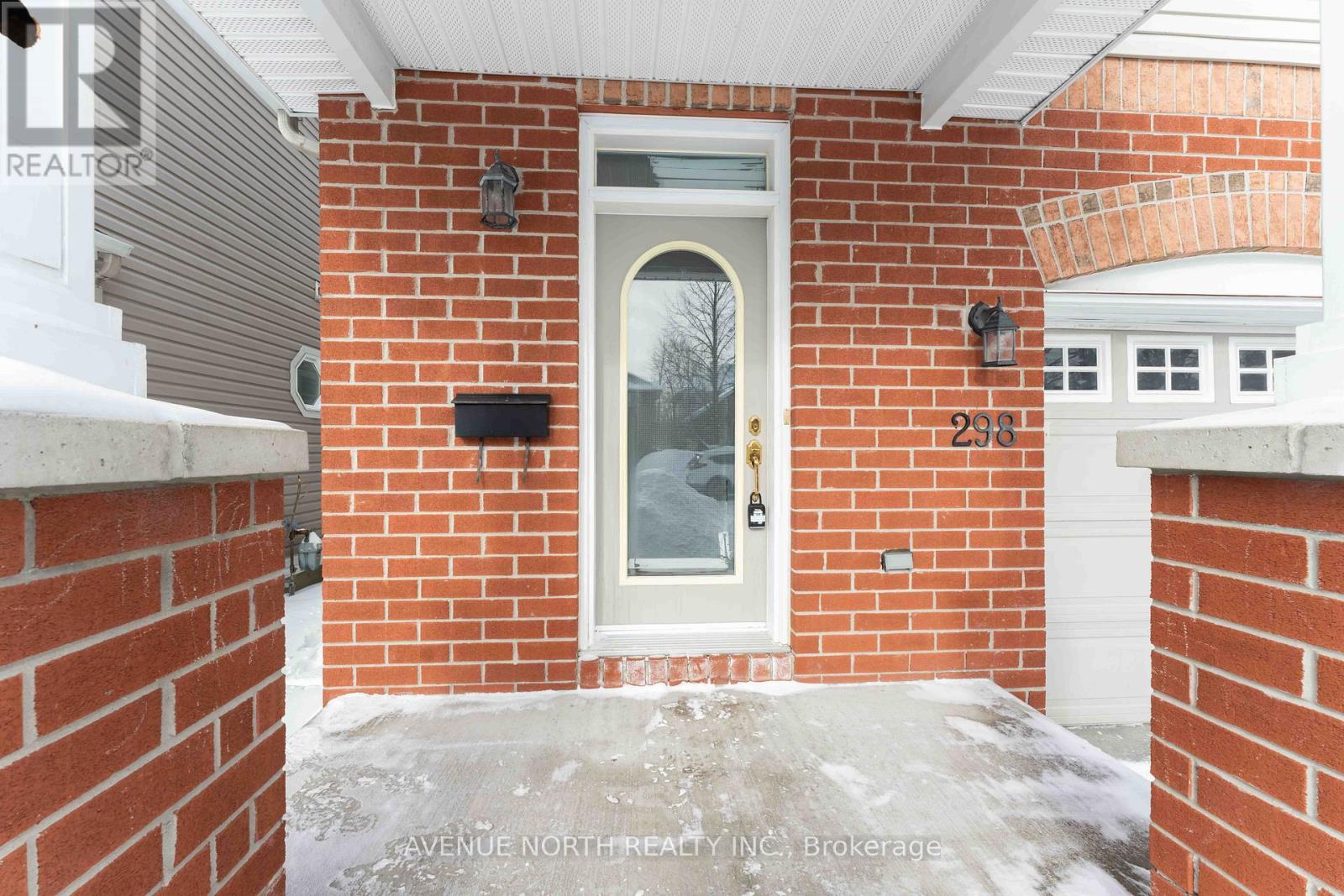 298 Parkin Circle, Ottawa, Ontario  K1T 4G8 - Photo 2 - X12746594