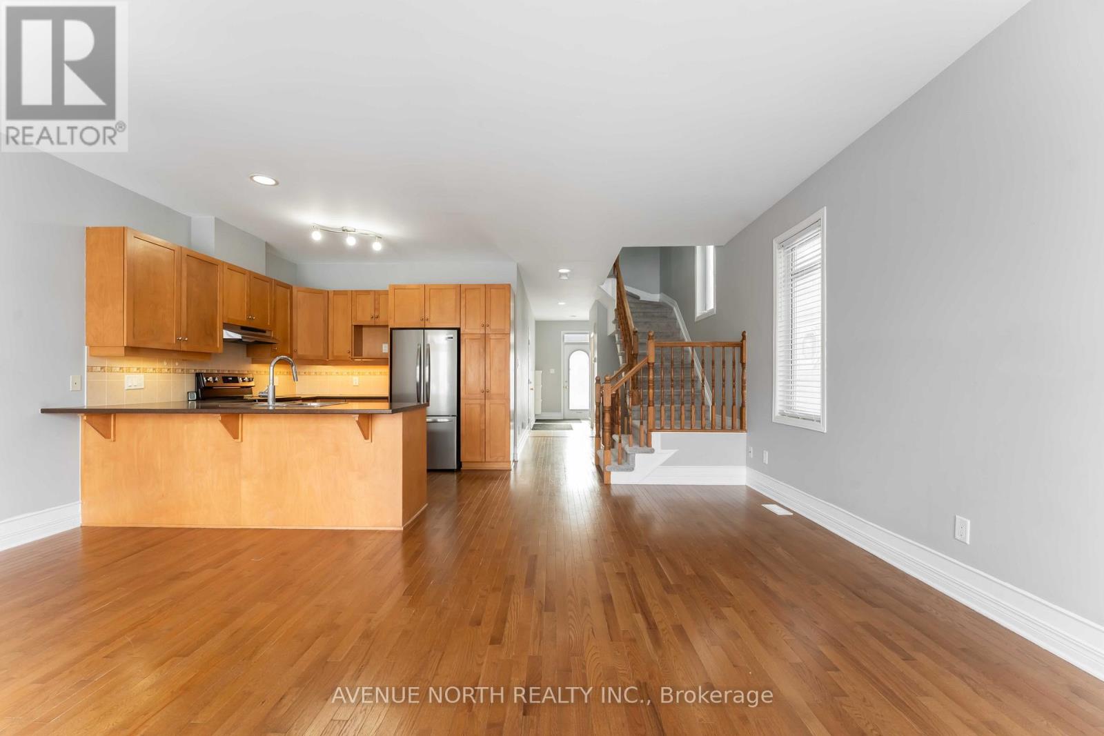 298 Parkin Circle, Ottawa, Ontario  K1T 4G8 - Photo 9 - X12746594