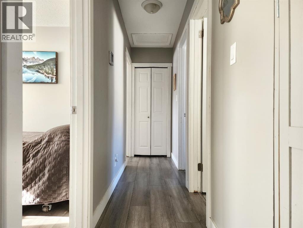 214 48 Avenue E, Claresholm, Alberta  T0L 0T0 - Photo 10 - A2282428