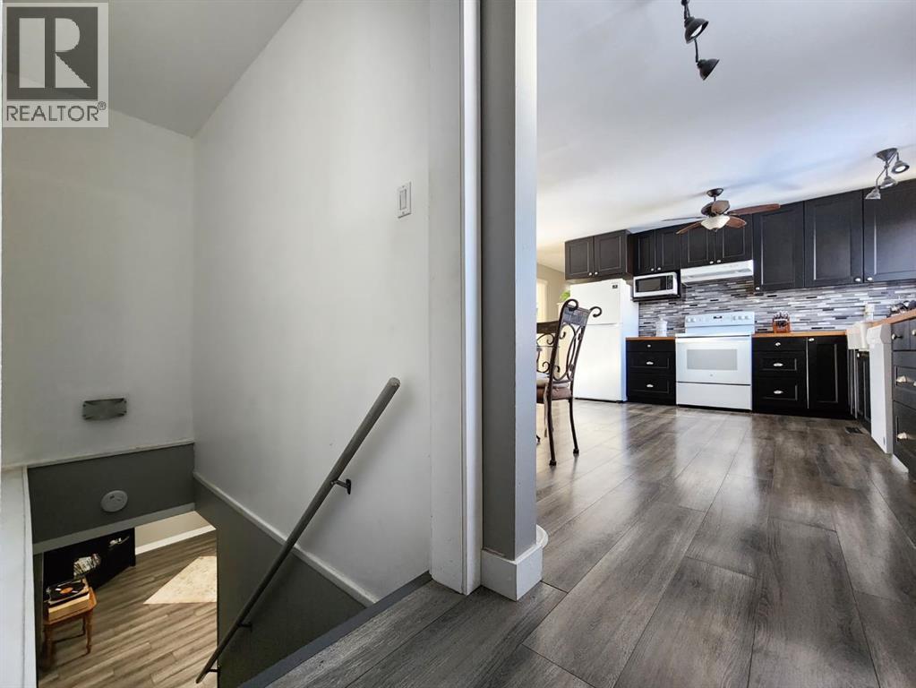 214 48 Avenue E, Claresholm, Alberta  T0L 0T0 - Photo 18 - A2282428