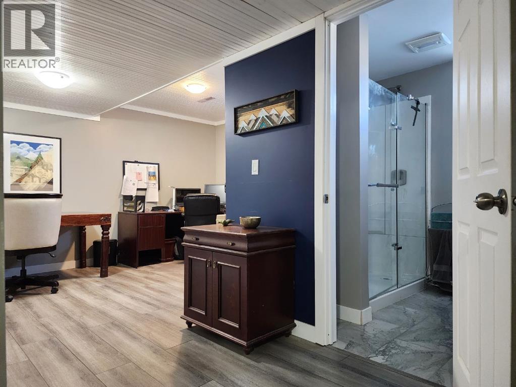 214 48 Avenue E, Claresholm, Alberta  T0L 0T0 - Photo 23 - A2282428