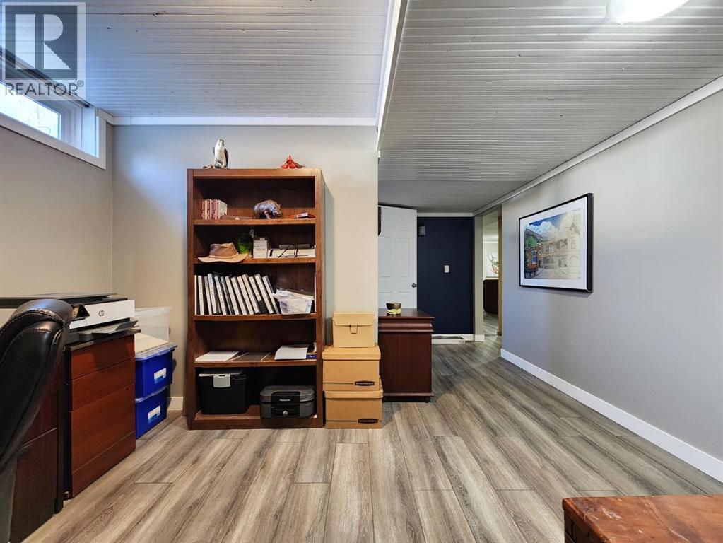 214 48 Avenue E, Claresholm, Alberta  T0L 0T0 - Photo 25 - A2282428