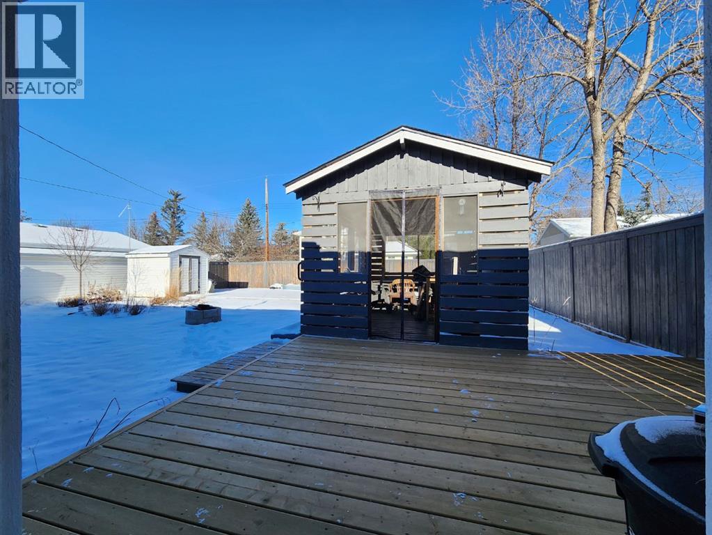 214 48 Avenue E, Claresholm, Alberta  T0L 0T0 - Photo 30 - A2282428