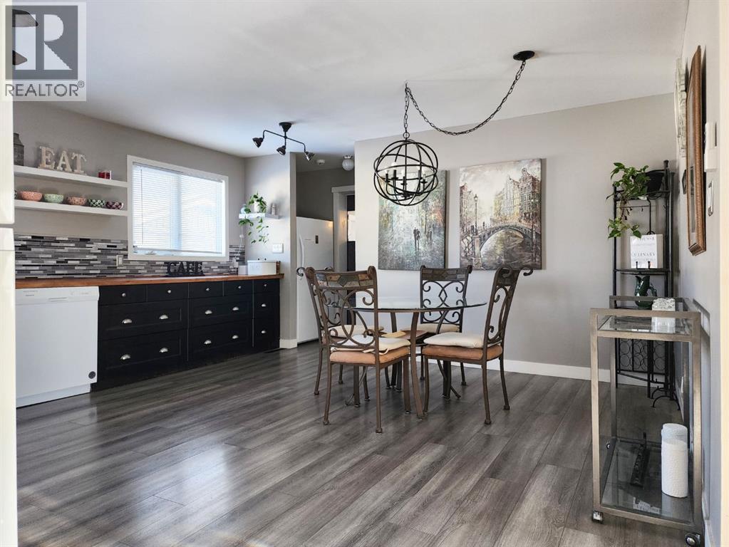 214 48 Avenue E, Claresholm, Alberta  T0L 0T0 - Photo 6 - A2282428