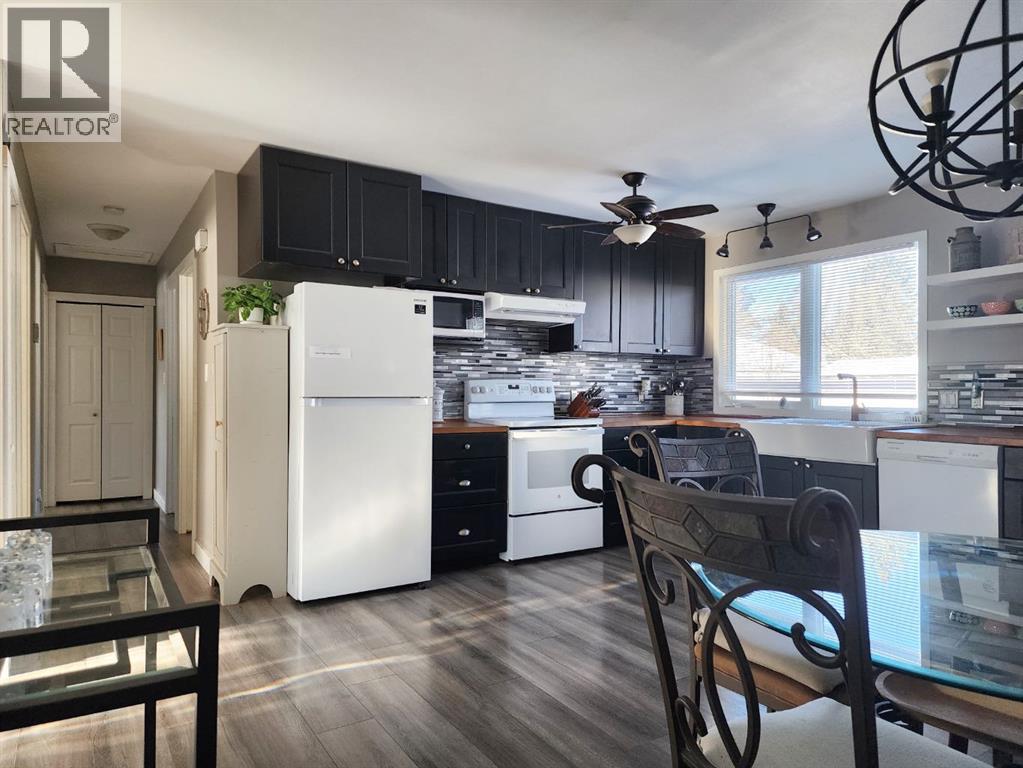 214 48 Avenue E, Claresholm, Alberta  T0L 0T0 - Photo 9 - A2282428