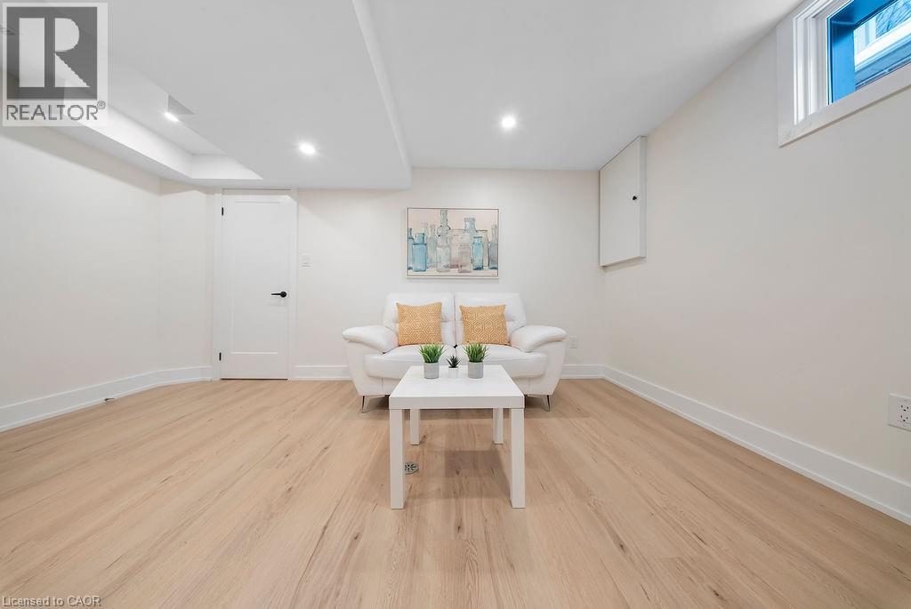 151 East 21st Street, Hamilton, Ontario  L8V 2T5 - Photo 32 - 40799495