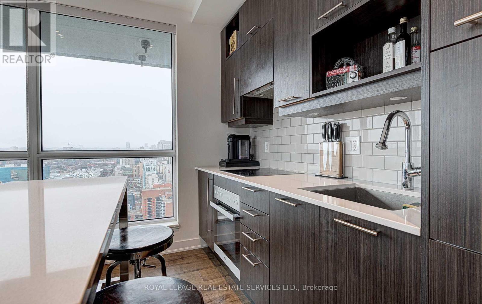 2607 - 30 Nelson Street, Toronto, Ontario  M5V 0H5 - Photo 4 - C12746596