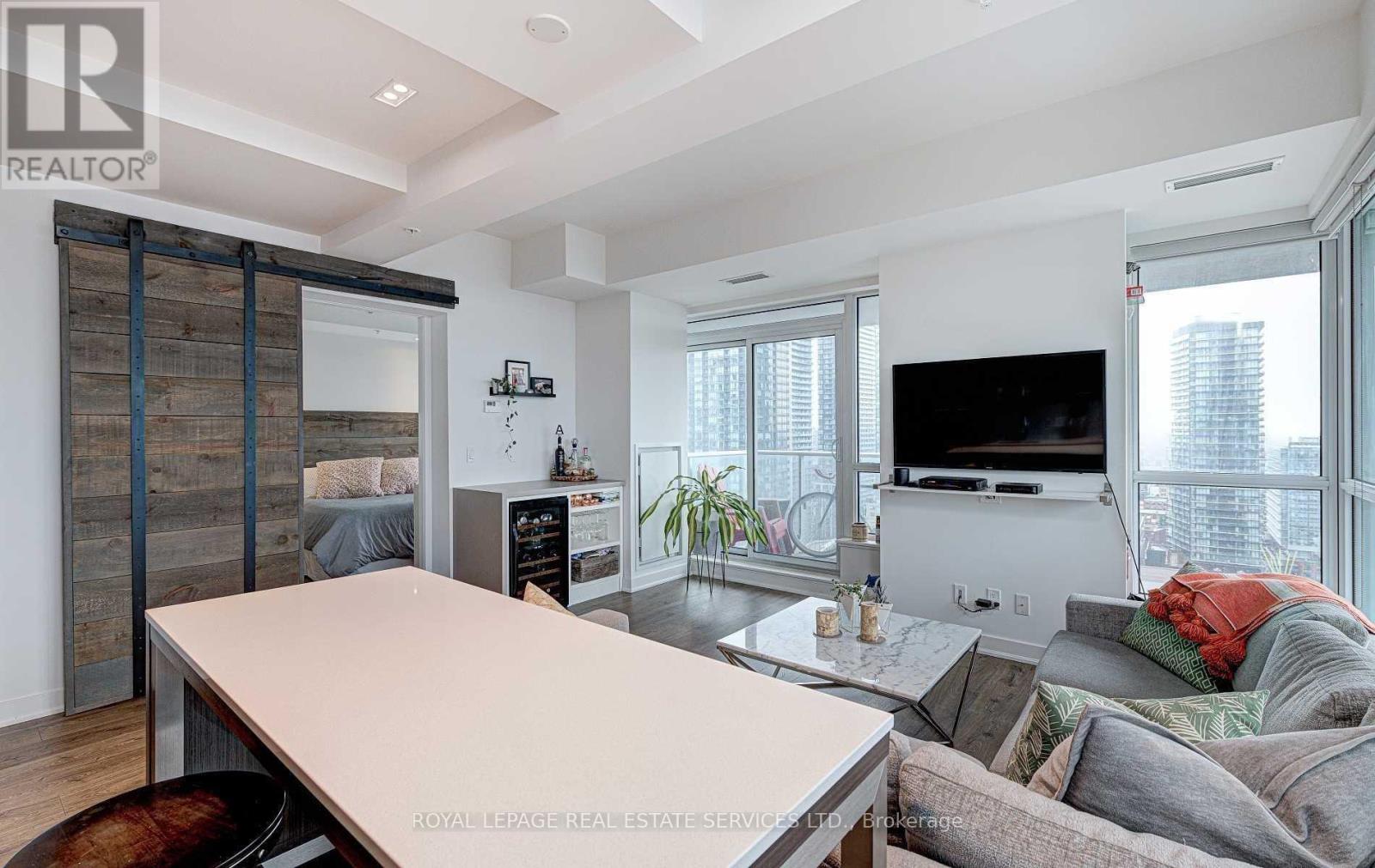 2607 - 30 Nelson Street, Toronto, Ontario  M5V 0H5 - Photo 8 - C12746596