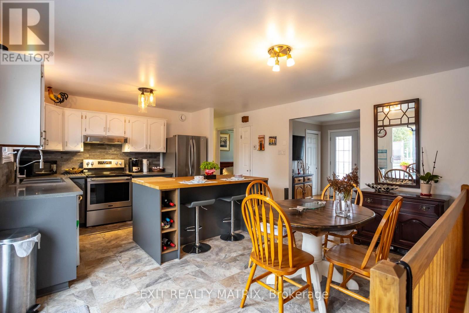 697 Omer Street, Hawkesbury, Ontario K6A 3G1 - Photo 11 - X12457785