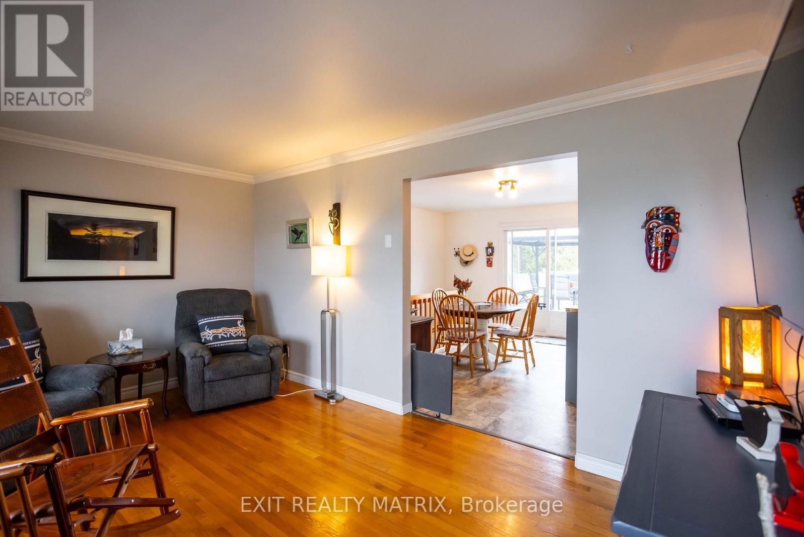 697 Omer Street, Hawkesbury, Ontario K6A 3G1 - Photo 9 - X12457785