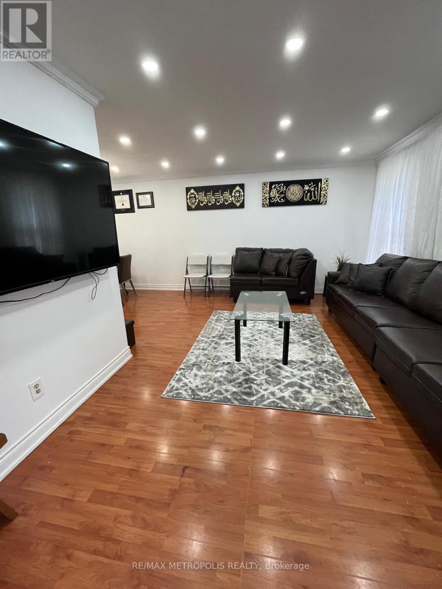 Upper - 78 Crittenden Square, Toronto, Ontario  M1B 1V1 - Photo 3 - E12746576