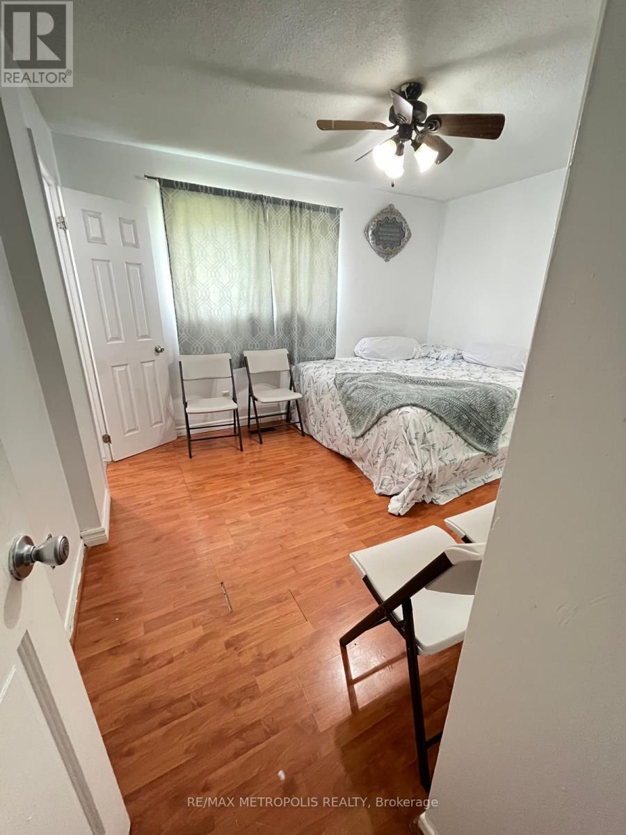 Upper - 78 Crittenden Square, Toronto, Ontario  M1B 1V1 - Photo 5 - E12746576