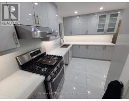 UPPER - 78 CRITTENDEN SQUARE, Toronto, Ontario