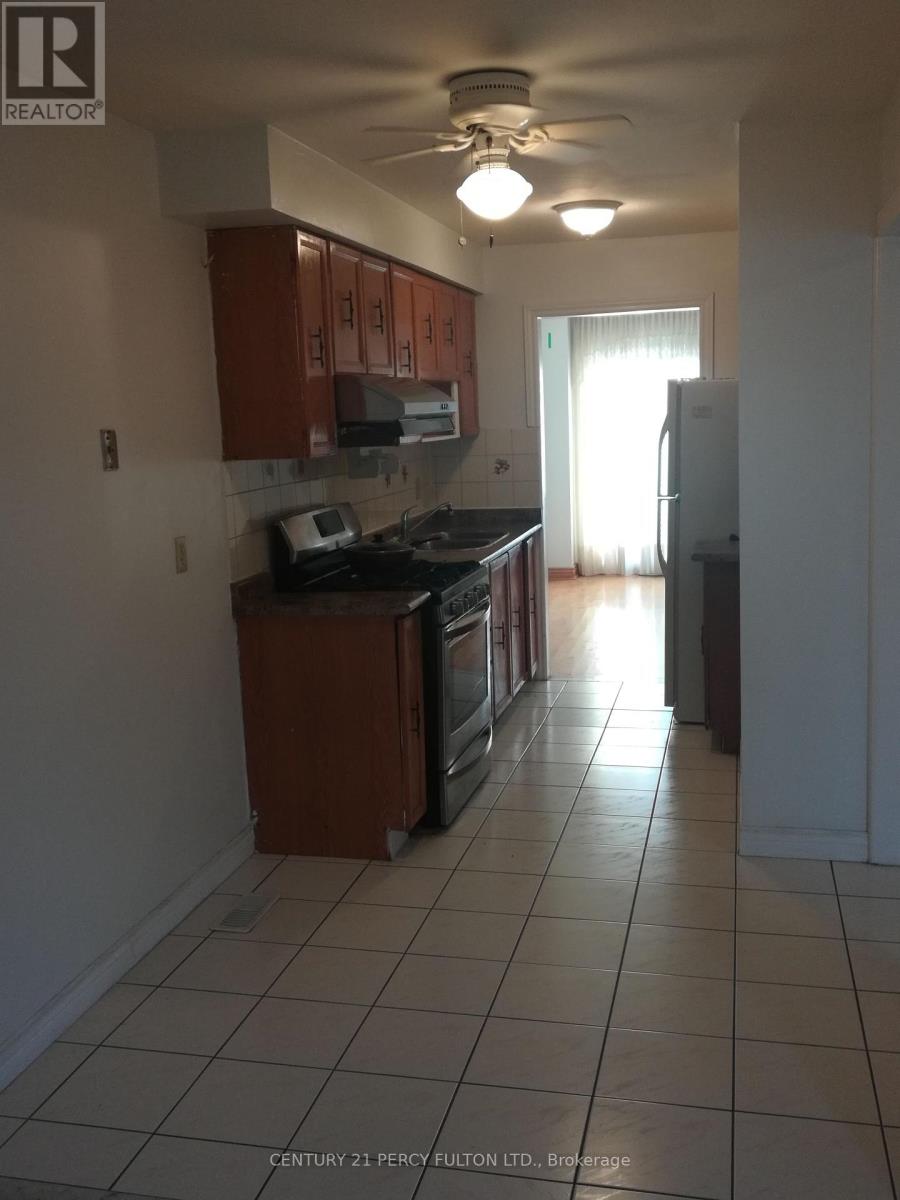 52 Danilack Court, Toronto, Ontario  M1V 4L5 - Photo 4 - E12746614