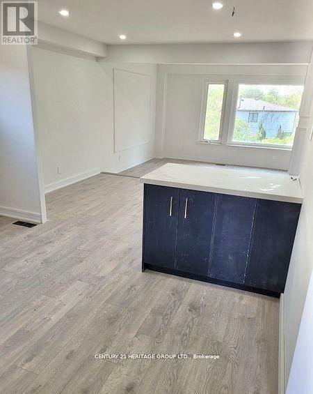 Main&2nd - 735 Pam Crescent, Newmarket, Ontario  L3Y 5B7 - Photo 11 - N12746630