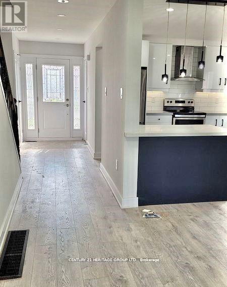 Main&2nd - 735 Pam Crescent, Newmarket, Ontario  L3Y 5B7 - Photo 6 - N12746630