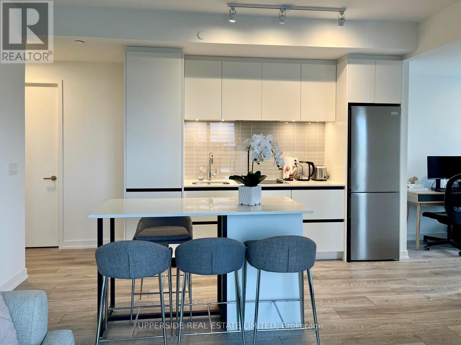 C504 - 8 Beverley Glen Boulevard, Vaughan, Ontario  L6A 0M6 - Photo 4 - N12746634