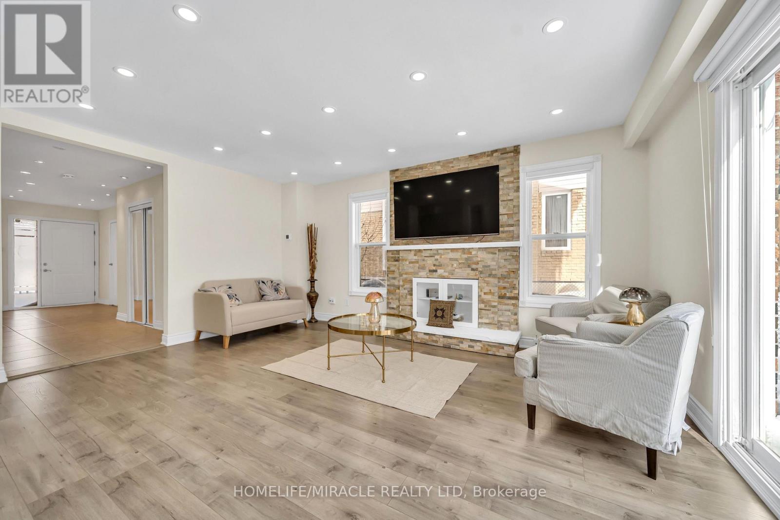 163 Beech Street, Brampton, Ontario  L6V 2Z2 - Photo 12 - W12746608