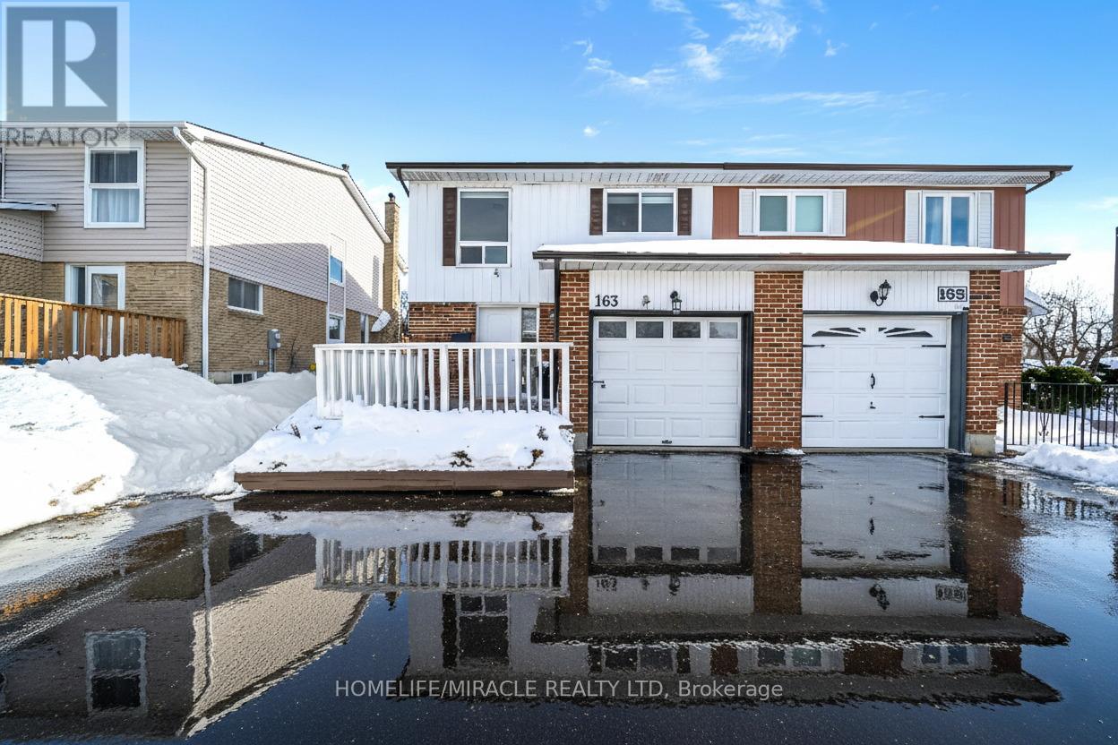 163 Beech Street, Brampton, Ontario  L6V 2Z2 - Photo 3 - W12746608