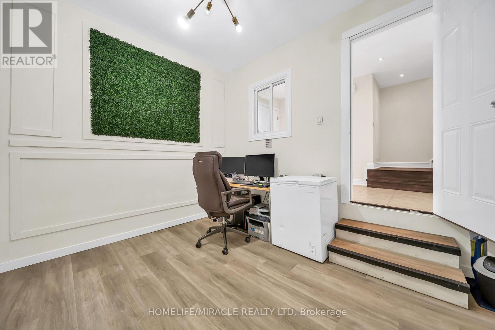 163 Beech Street, Brampton, Ontario  L6V 2Z2 - Photo 9 - W12746608