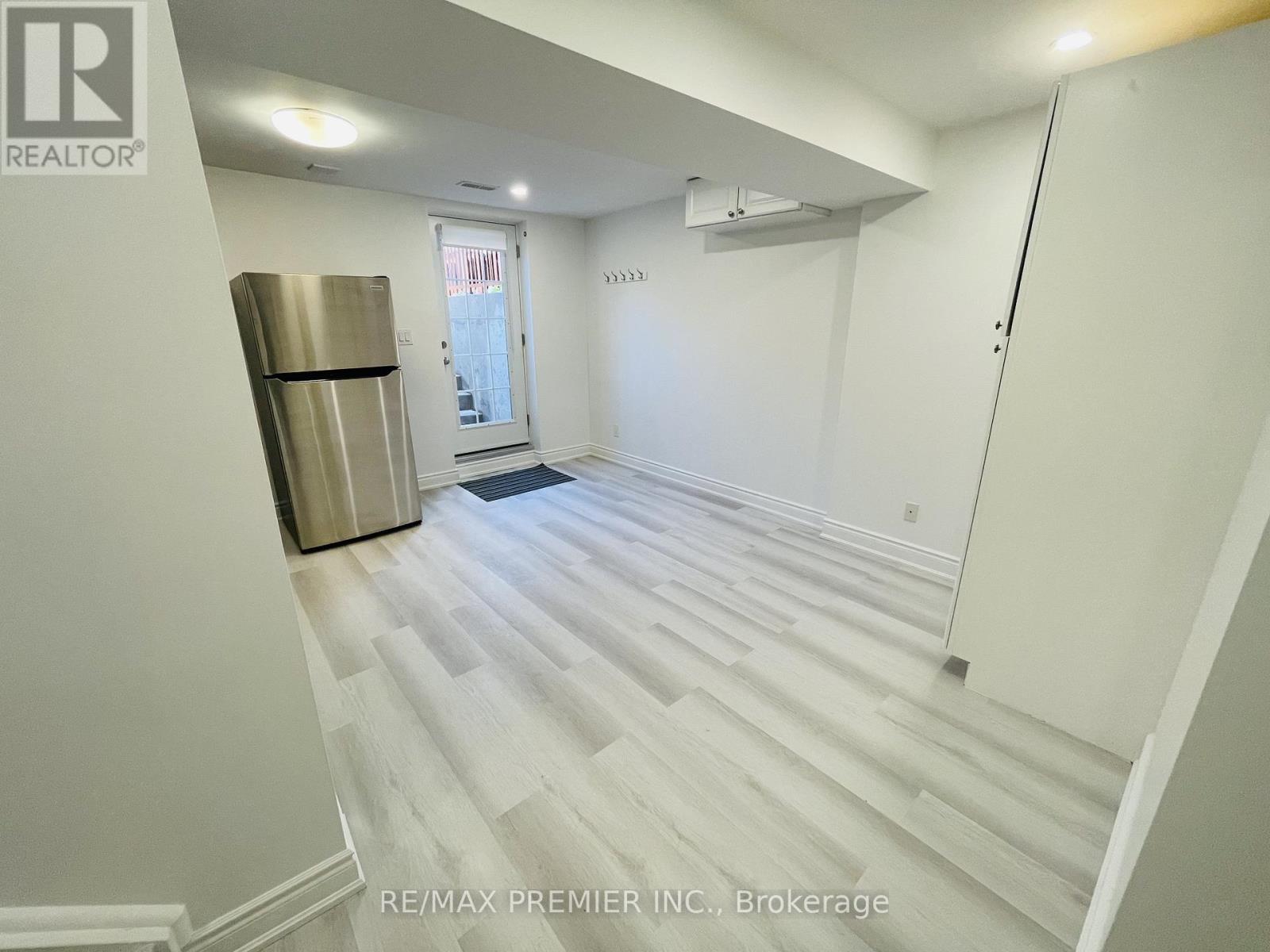 Lower - 1209 Prestonwood Crescent, Mississauga, Ontario  L5V 2V4 - Photo 10 - W12746612