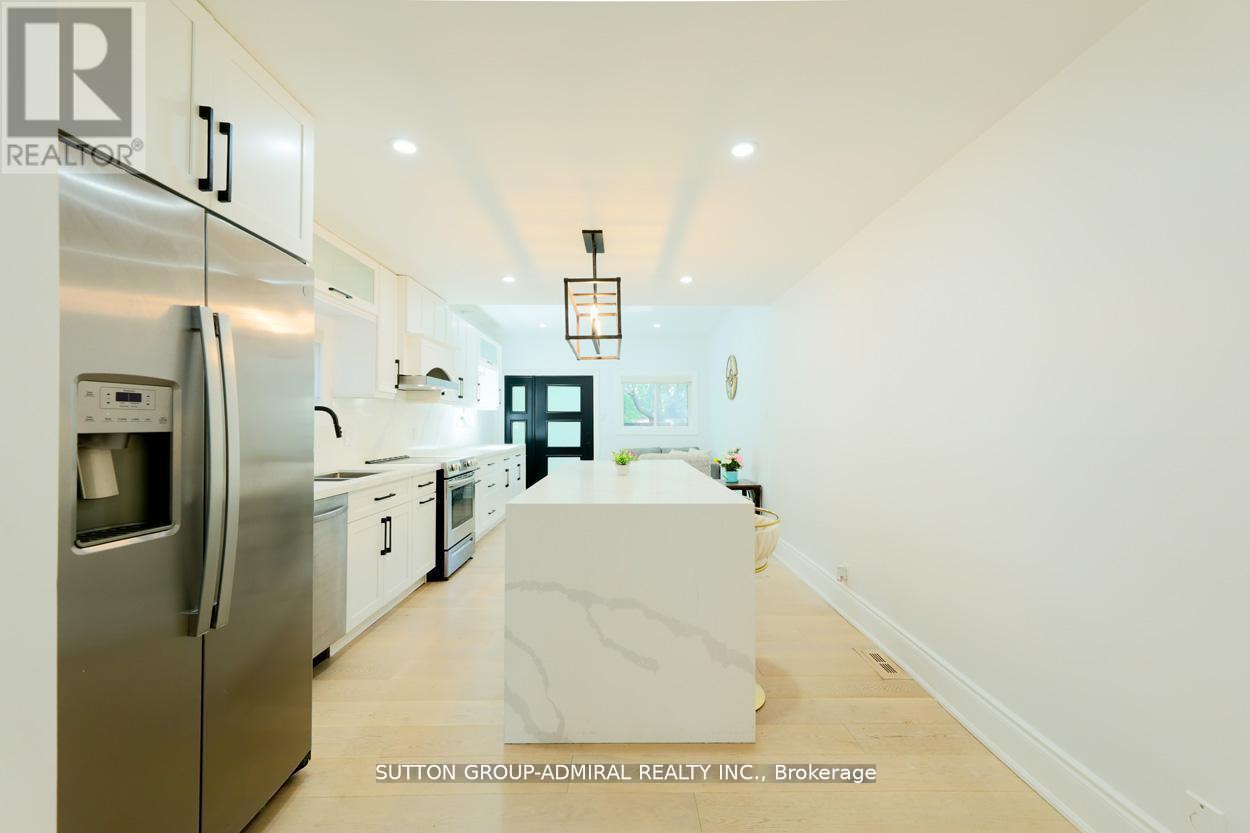 70 Carlaw Avenue, Toronto, Ontario  M4M 2R7 - Photo 10 - E12703538