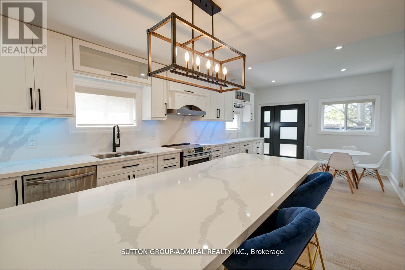 70 Carlaw Avenue, Toronto, Ontario  M4M 2R7 - Photo 16 - E12703538