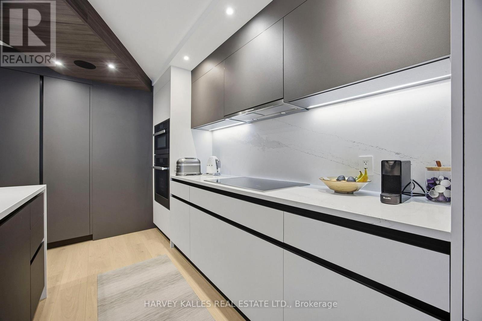 1004 - 15 Mcmurrich Street, Toronto, Ontario  M5R 3M6 - Photo 15 - C12746464