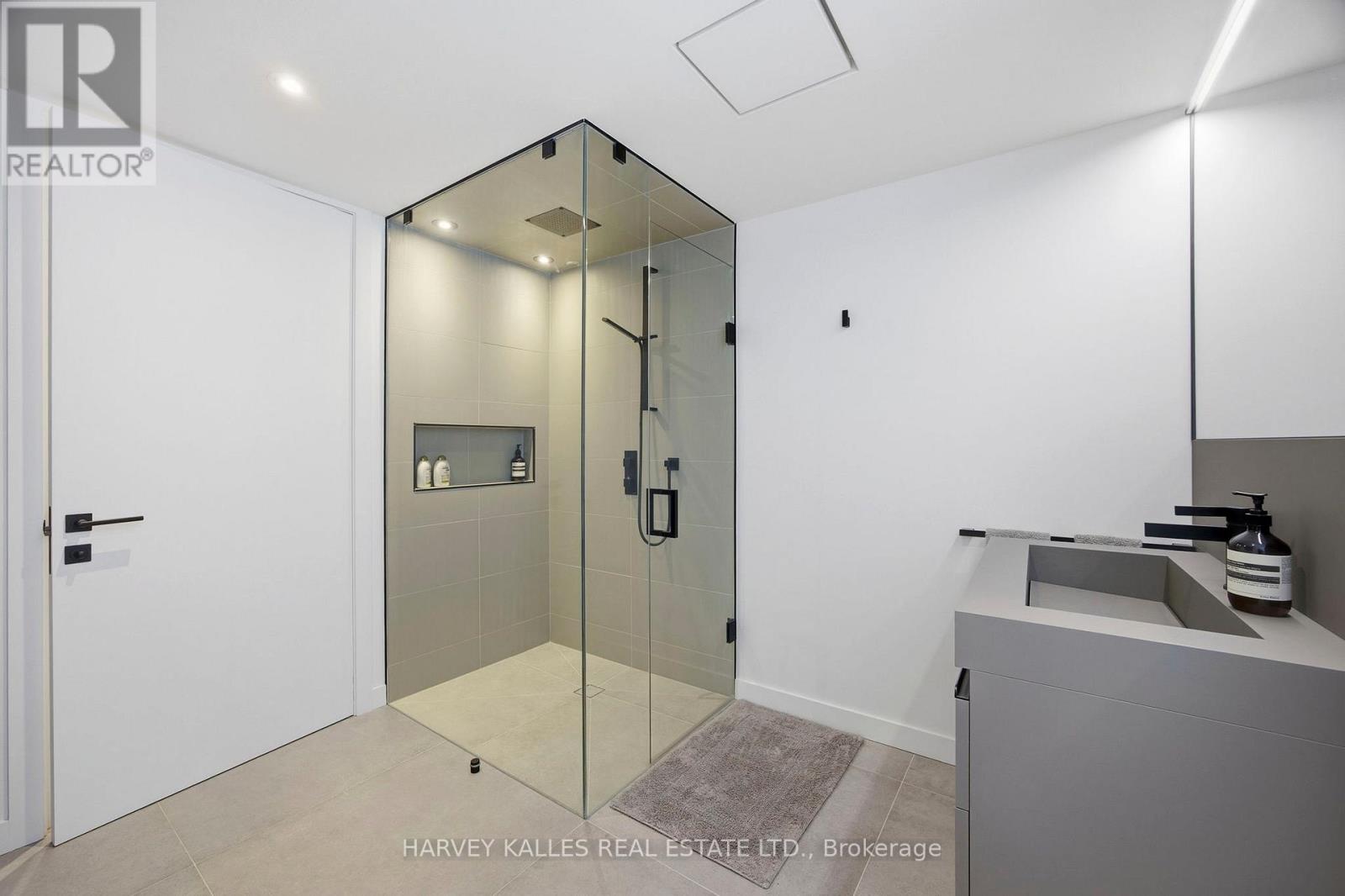 1004 - 15 Mcmurrich Street, Toronto, Ontario  M5R 3M6 - Photo 25 - C12746464